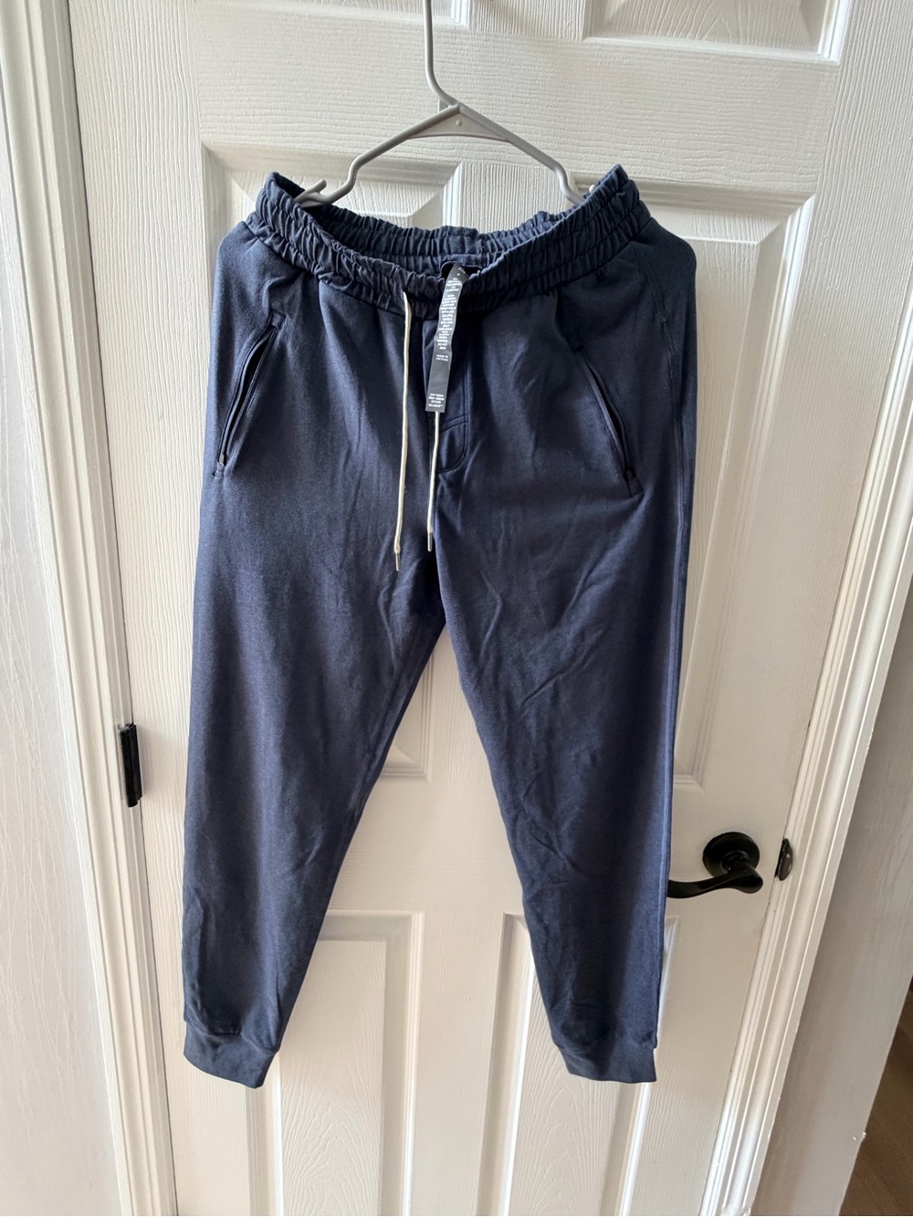 Men’s Vuori Navy Drawstring Jogger Pants size small - excellent condition!!! - Picture 2 of 4